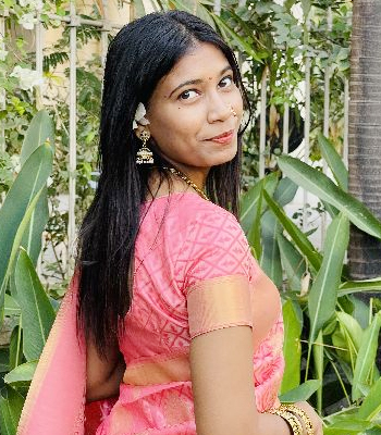 Buddhist Commerce Graduate Bride